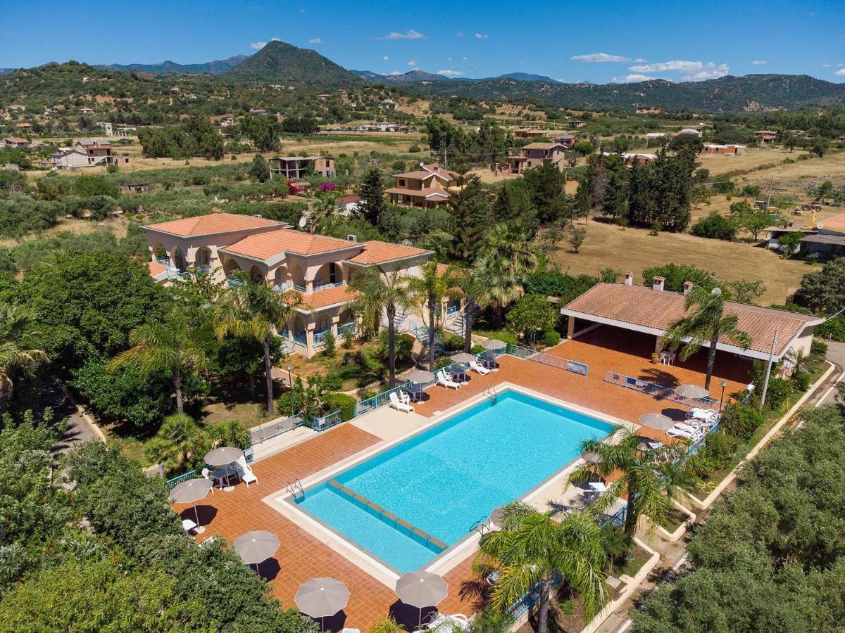 Mare Azzurro Aparthotel Cardedu Luaran gambar